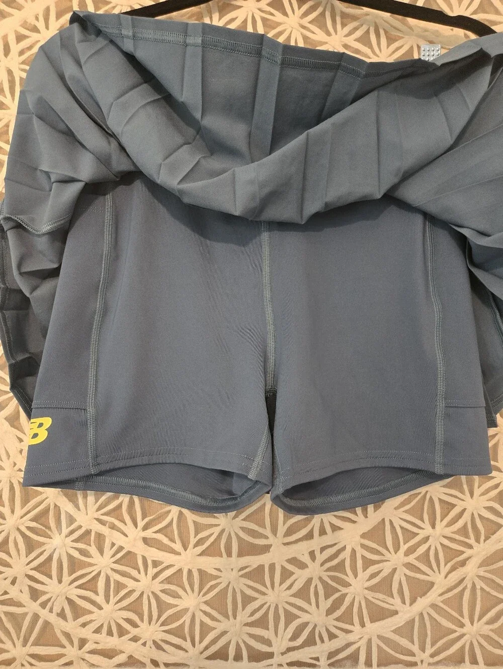 New Balance Pleated Tennis Skort NWT Teal Yellow WK41402 Size Small - Picture 4 of 8